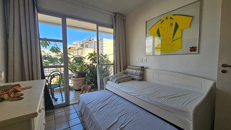 Piscina com Vista - Quarto em Cobertura Duplex