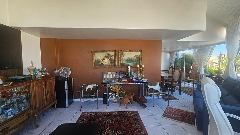 Piscina com Vista - Quarto em Cobertura Duplex