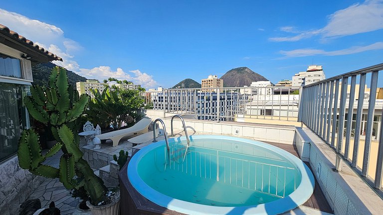 Piscina com Vista - Quarto em Cobertura Duplex