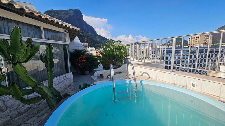Private Room | Pool & Christ the Redeemer View