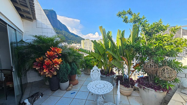 Piscina com Vista - Quarto em Cobertura Duplex