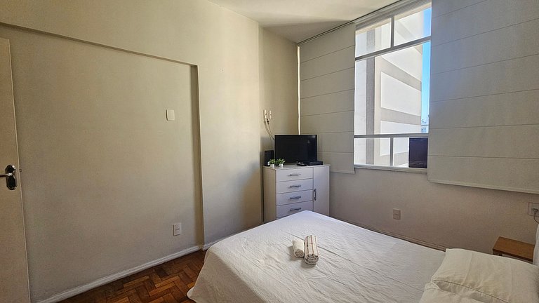 Leme Living | 1 Block from the Beach