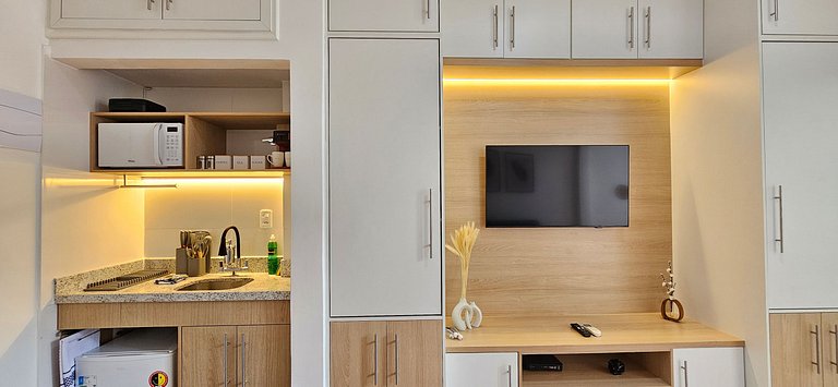 Leblon Studio | Steps from Beach & Dias Ferreira
